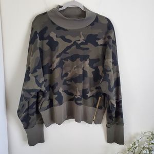 Old Navy Camo Sweatshirt XXL